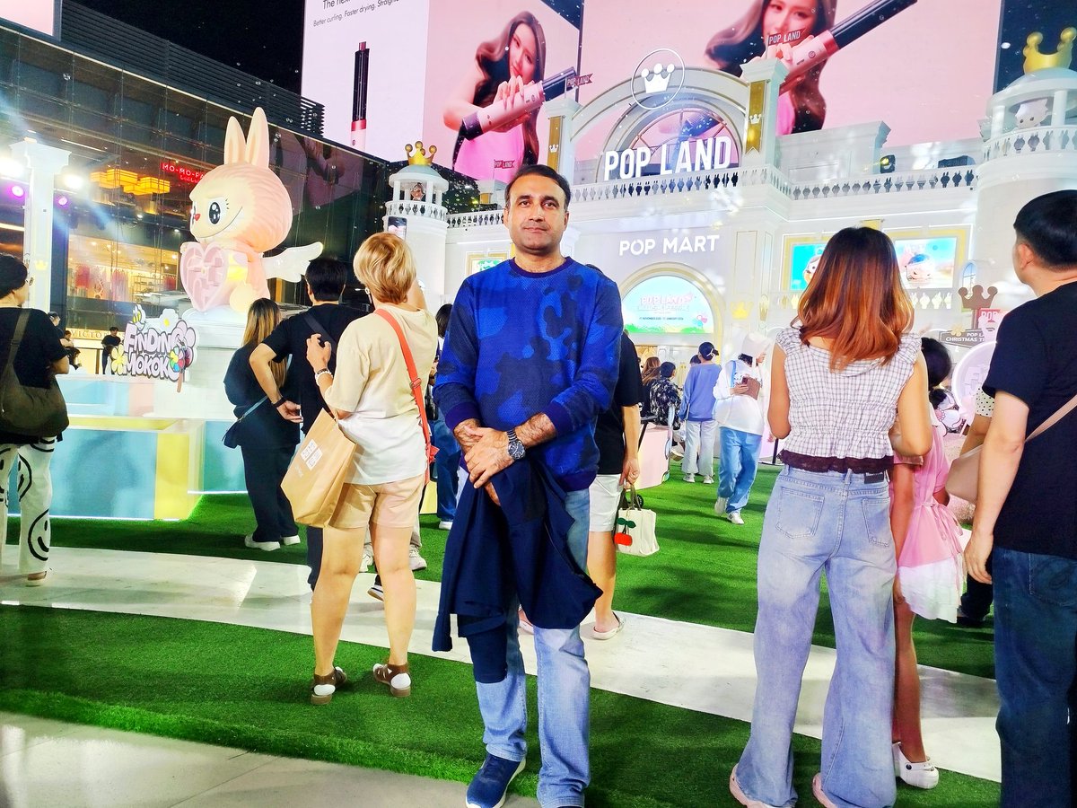 AkifGujjar9's tweet photo. I just had to share how completely captivated I am by Bangkok! This city is absolutely stunning and has genuinely inspired me. 🇹🇭 https://t.co/GXRfTxQg56