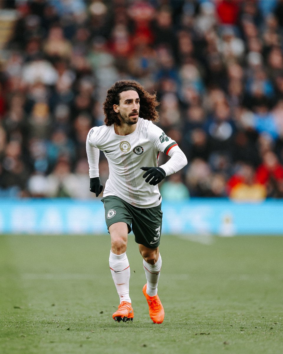 cucurella3's tweet image. Back with 3 points, we keep working, we keep going 💙💪
@ChelseaFC