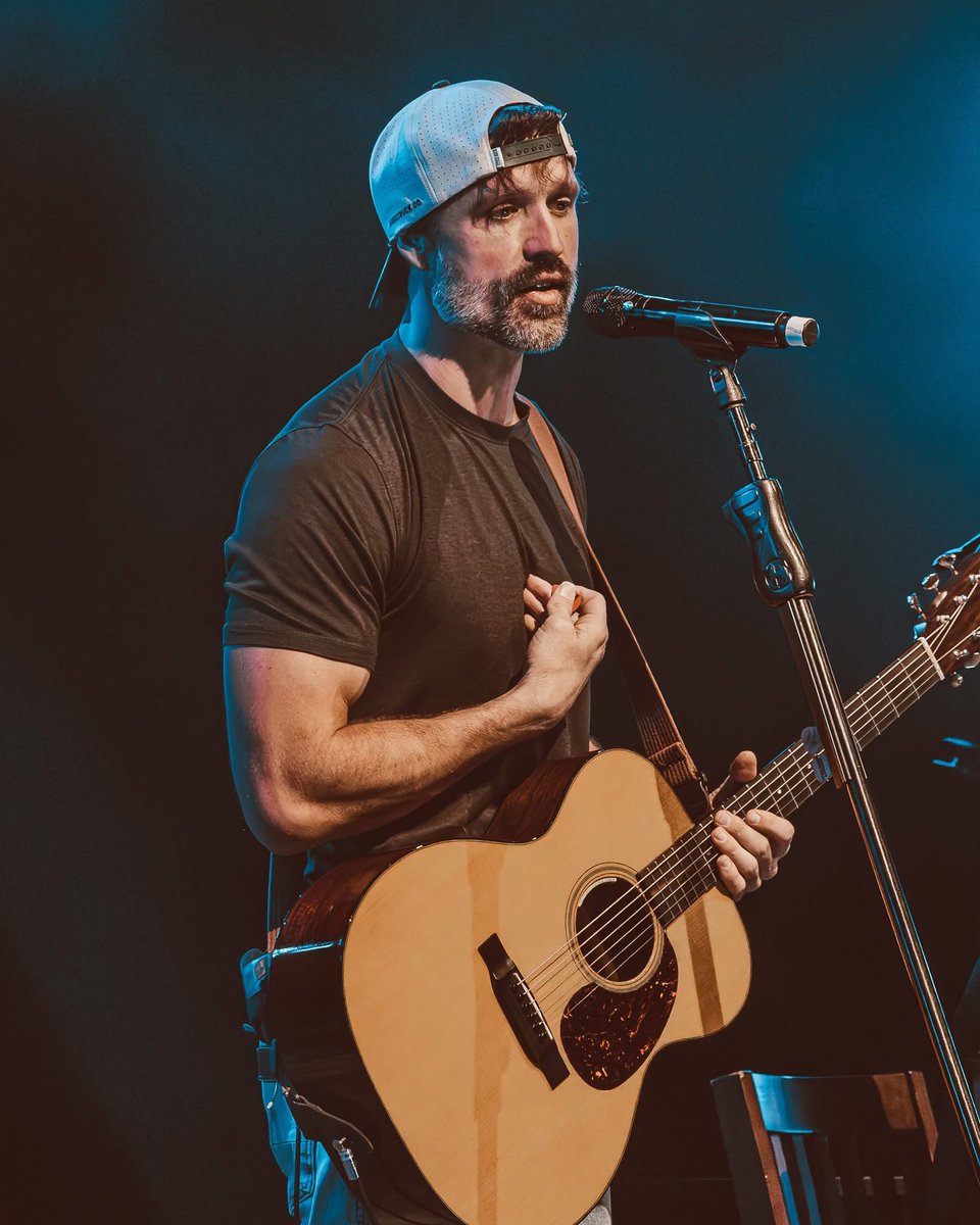 Always love getting the chance to take photos of this guy.

Walker Hayes
📍Santander Performing Arts Center
November 20, 2025