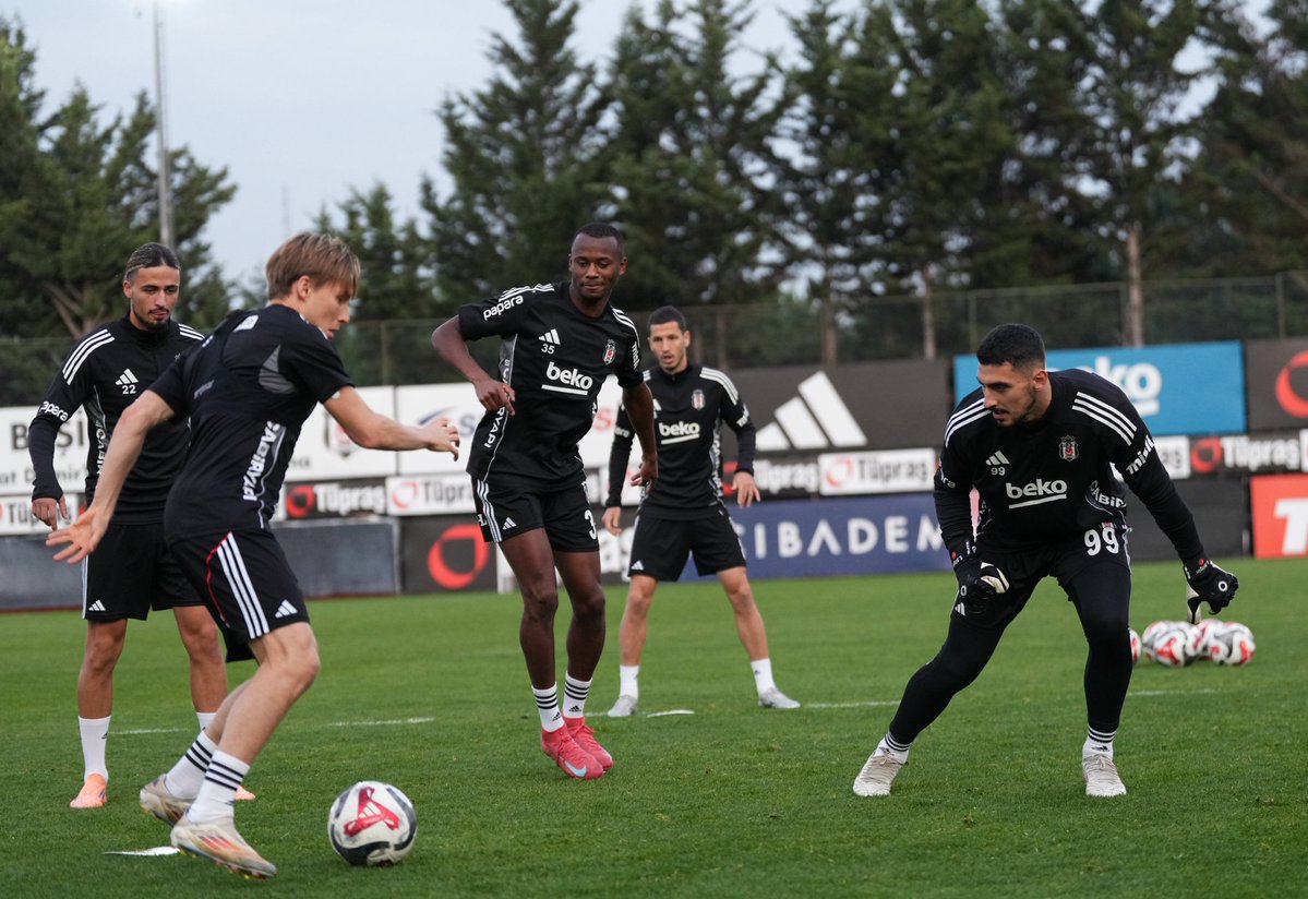 gundembjkcom's tweet image. 🦅 Beşiktaş, Samsunspor maçı hazırlıklarını tamamladı. #BJKvSAM