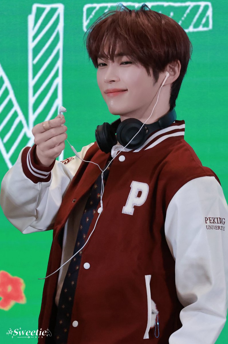 Sweetie_810's tweet photo. 251122 대면

Peking University👨🏻‍🎓

#성한빈

#SUNGHANBIN #ソンハンビン #ゼベワン
#ZEROBASEONE               #제로베이스원 https://t.co/ngDTyStT1X