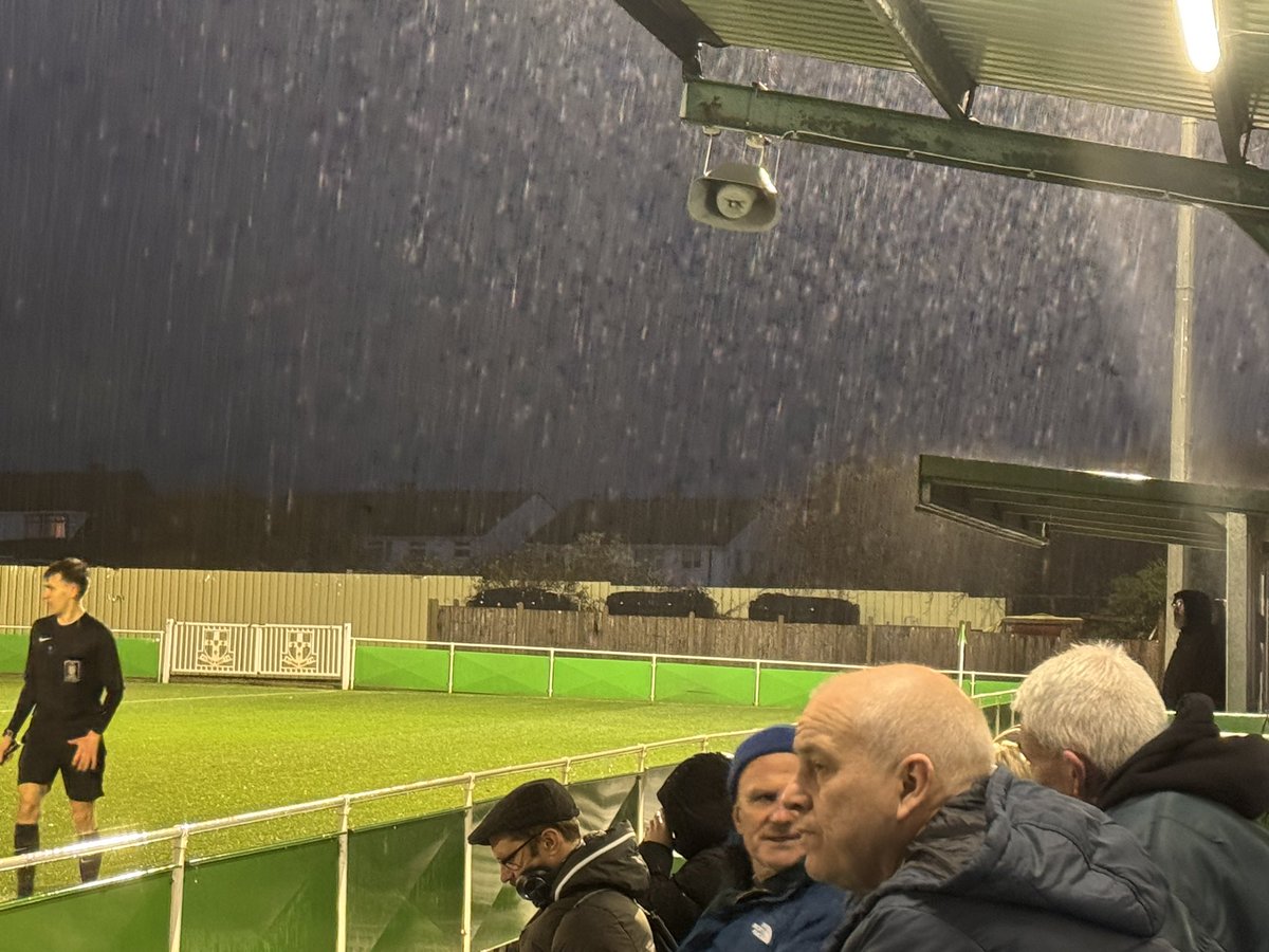 NonleagueRdup's tweet image. Nearly time for l us to get The Ark out here @walthamabbeyfc today