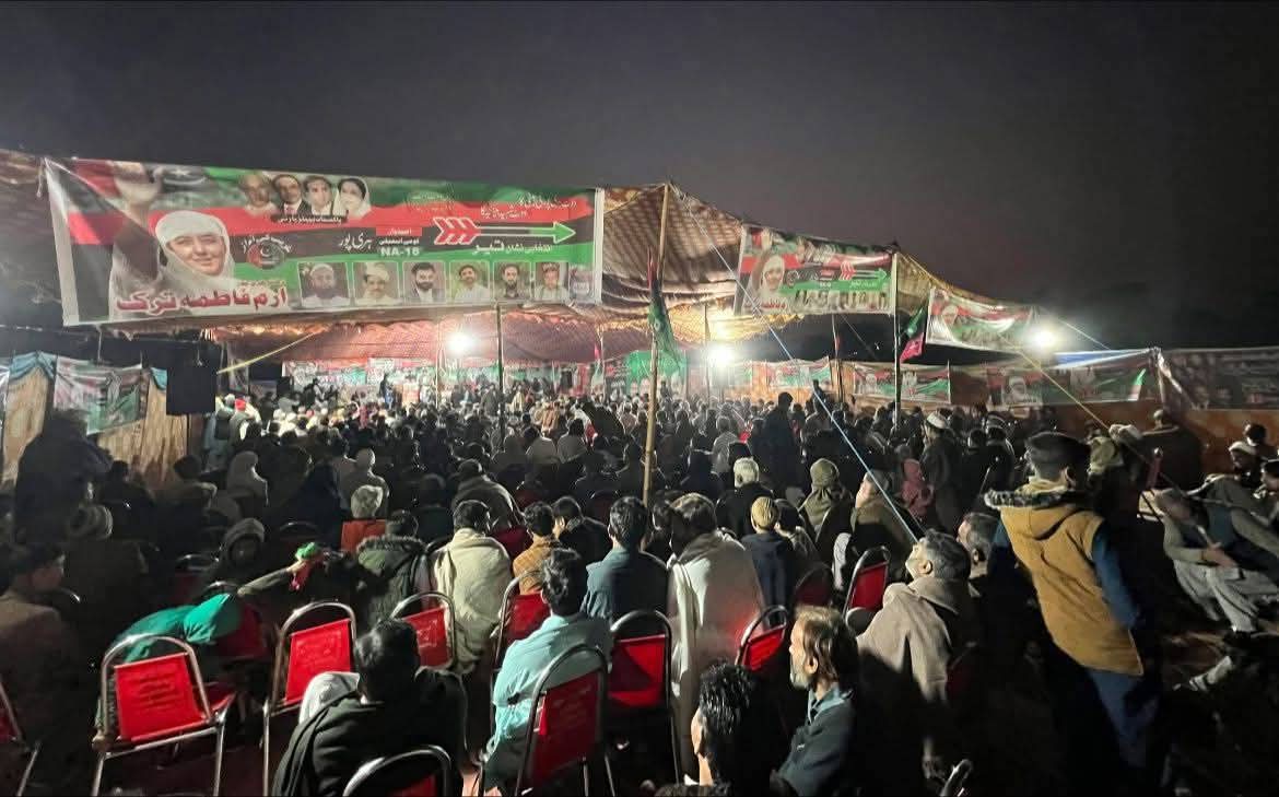 ShahzadShafi007's tweet image. #PPP&apos;s Woman candidate Iram Fatima is fighting by-election from #NA18 #HariPur without any help from Provincial leadership , her door door to work is really impressive as this constituency is a very tough.
I wish good luck to her &amp;amp; her courage to stand on the battlefield.