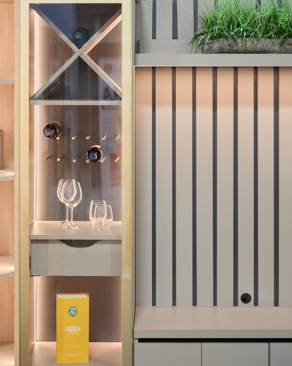 Your closet should work for you, not against you 👗 

Dream of a show-stopping walk-in or crave a little more order in your everyday space — The Closets Company designs with your lifestyle in mind, maximizing space and creating harmony in every detail.