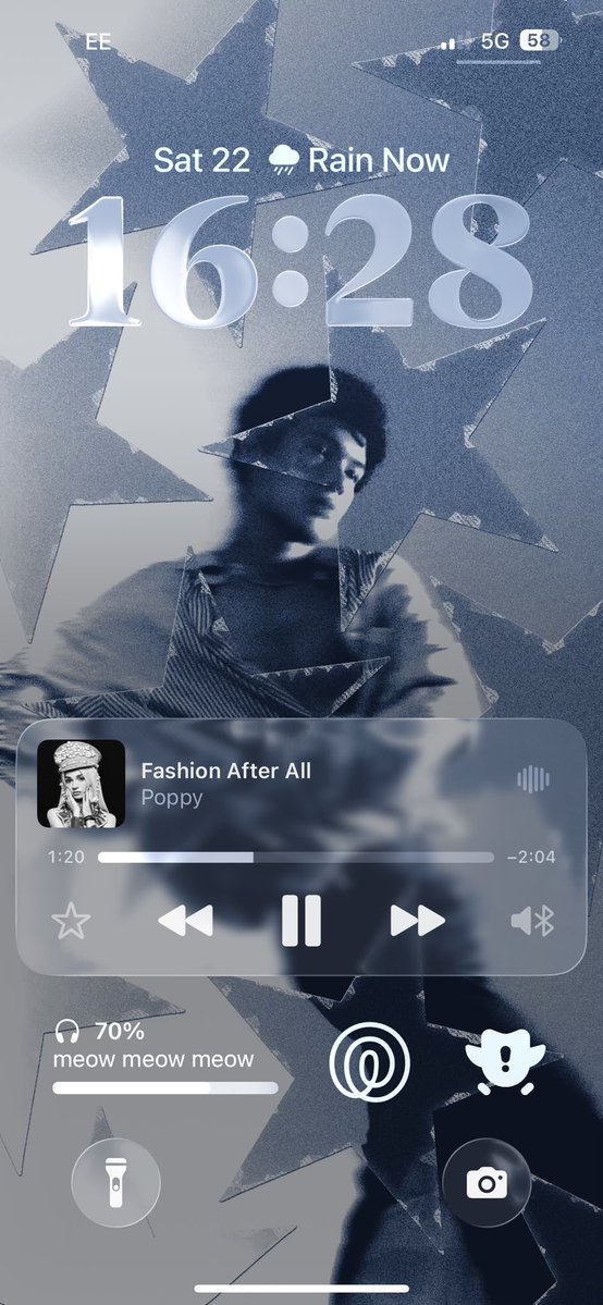 i made a new lockscreen WHO LIKES IT