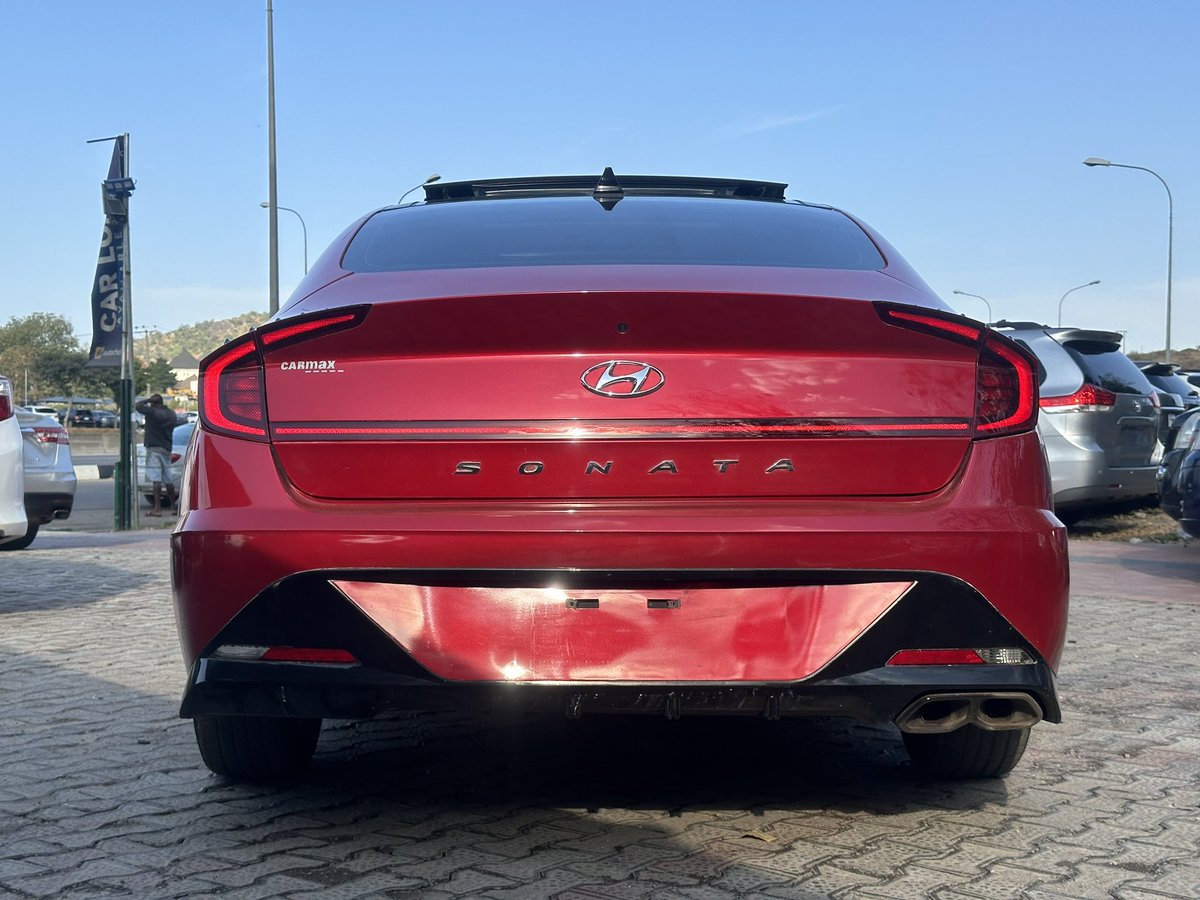 __buga's tweet image. New Entry foreign used 2021 Hyundai Sonata SEL PLUS
-Red on Black interior 
-Original Custom Duty

Specs; 
Thumb-start, Gearless, double panoramic view, collision detection, lane and park assist, Apple CarPlay, etc

📍ABUJA
📱09075065990
Nationwide Delivery🇳🇬