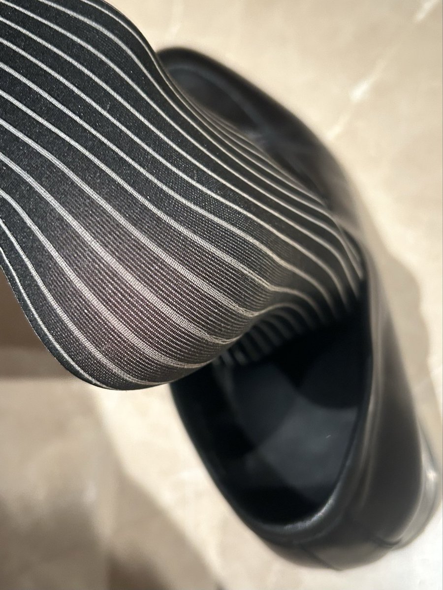 没礼貌爱装逼别私信老子