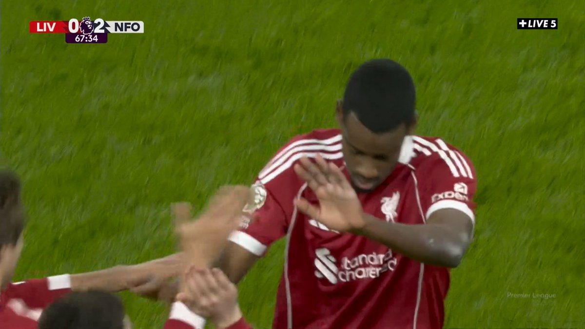 Football__Tweet's tweet image. ALEXANDER ISAK HAS BEEN DRAGGED OFF.

What a disastrous signing he&apos;s been so far.