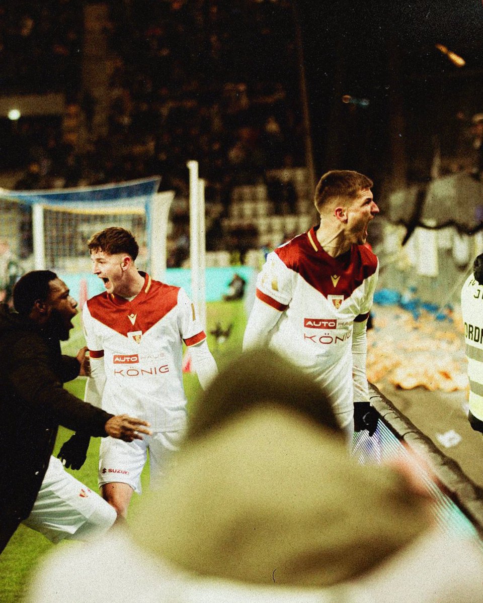 TJMPodcast's tweet image. 😍 Lovely to see FC Carl Zeiss Jena's sondertrikot in action this weekend. Nabbing a 93rd minute equalizer against Hallescher FC to extended their unbeaten streak to 13 games. They're not slowing down either as it's the big one up next. The Thüringen Derby away in Erfurt. #RLNO