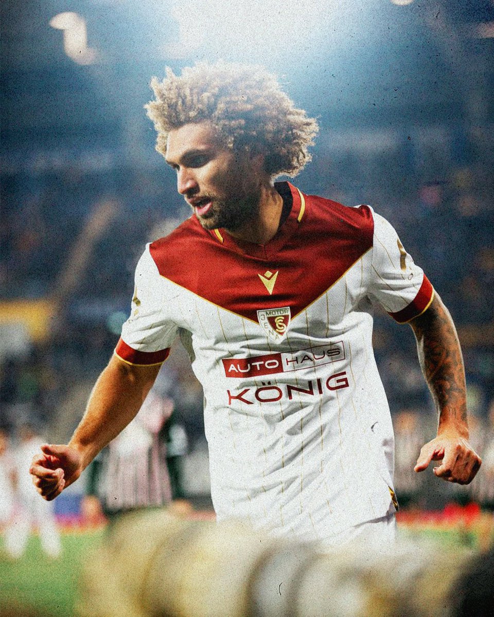 TJMPodcast's tweet image. 😍 Lovely to see FC Carl Zeiss Jena's sondertrikot in action this weekend. Nabbing a 93rd minute equalizer against Hallescher FC to extended their unbeaten streak to 13 games. They're not slowing down either as it's the big one up next. The Thüringen Derby away in Erfurt. #RLNO