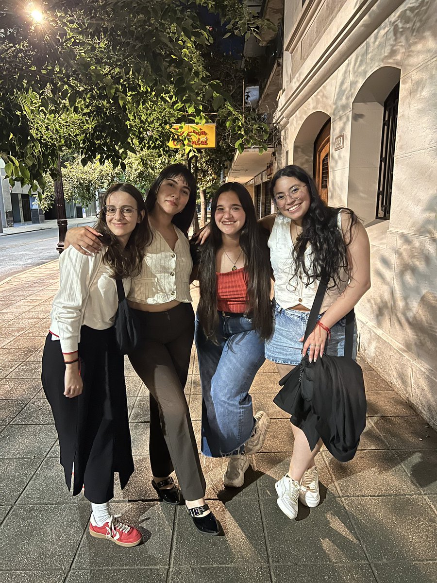 Lorena_CA's tweet photo. ayer complete la noche con mis preciosas veletas 🥺🤍💫 https://t.co/cvdVgIiTGM