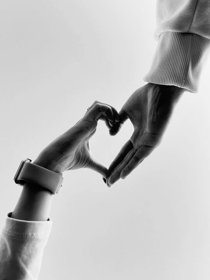 L_endouceur's tweet image. Il y a des moments où la chaleur d&apos;une amitié, une main tendue, un sourire sincère, sont aussi nécessaires que l&apos;oxygène que l&apos;on respire.

~ Anne Duguël