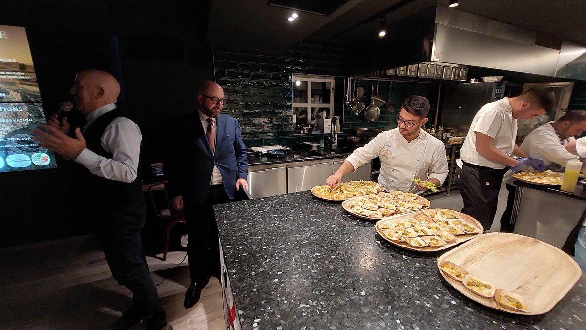 NicolettiStef63's tweet image. Yesterday, the grand finale of #ItalianCuisineWeekinTheWorld in #Oslo took place with an event organized by the #ItalianNorwegianChamberofCommerce.
Once again, a riot of Sardinian flavors: from mullet #bottarga to mussels; from #malloreddu to #fregola with shellfish; from…