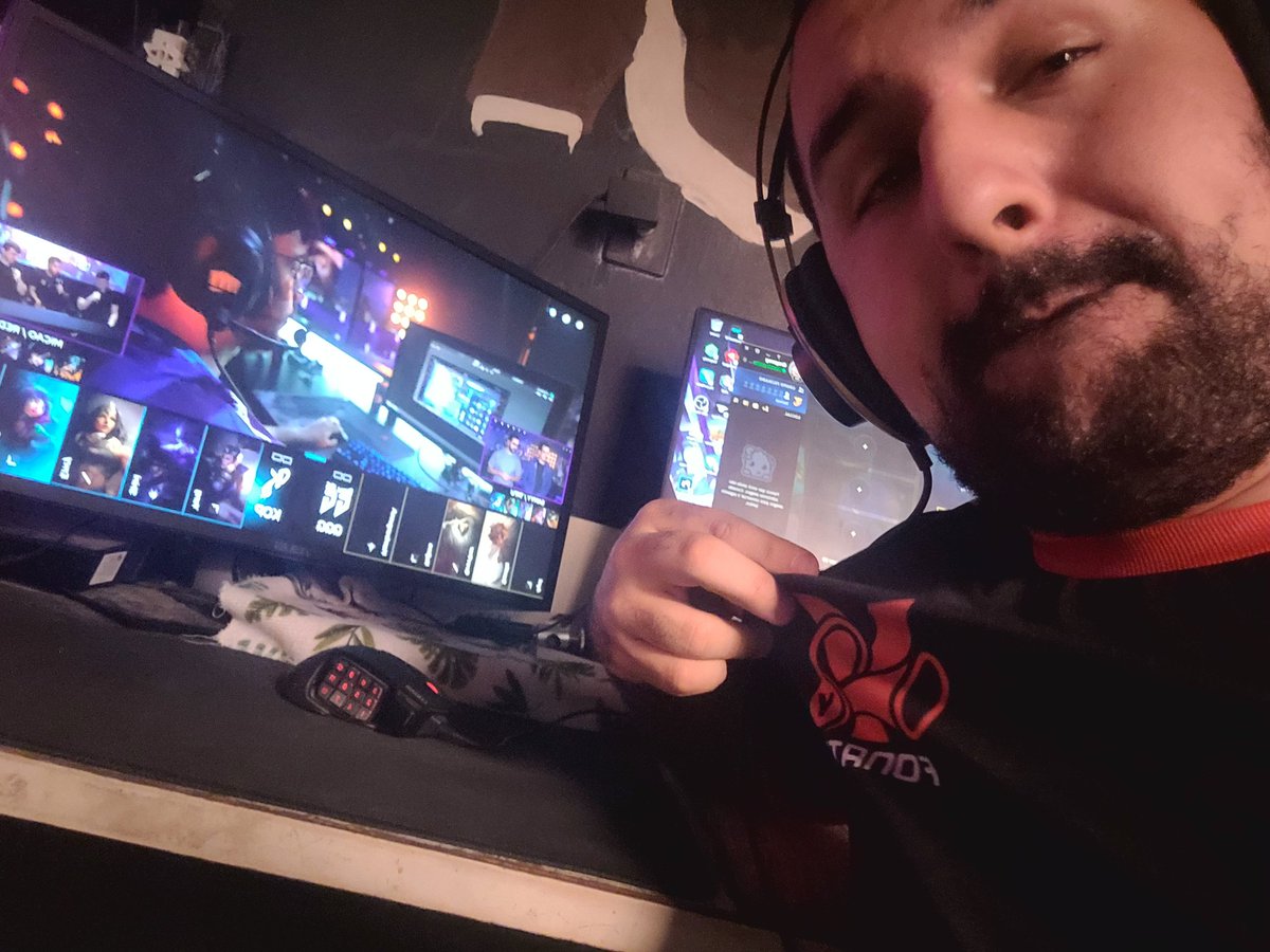 killadeiro's tweet image. Vamos de presencial! Esperando o jogo da fon! @StoneDYooDa e @Drakeherolol tem minha torcida!!

Obrigado pelo envio a tempo das finais @mayarafazio to amando o tecido, ta fresquinho e levinha a camisa!! Amei

#kingslendas #GOFONatics