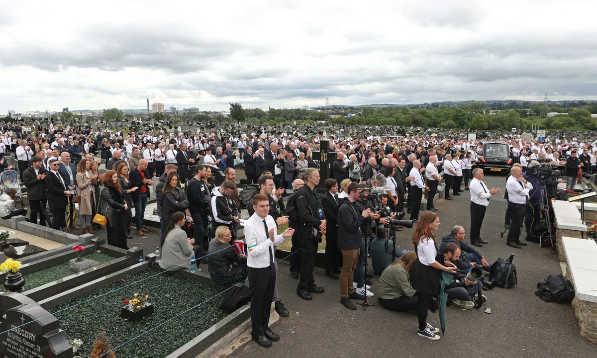 MarkWilson1980's tweet image. The delusion is real for these deluded Sinn Fein/PIRA supporters

Looks like a funeral for a movie star, popstar or a much loved sportsman.But no its a funeral for a PIRA terrorists who helped Sinn Fein to murder 1700 people and carry out 2,000 cowardly bombings

🤮🤮

#noshame