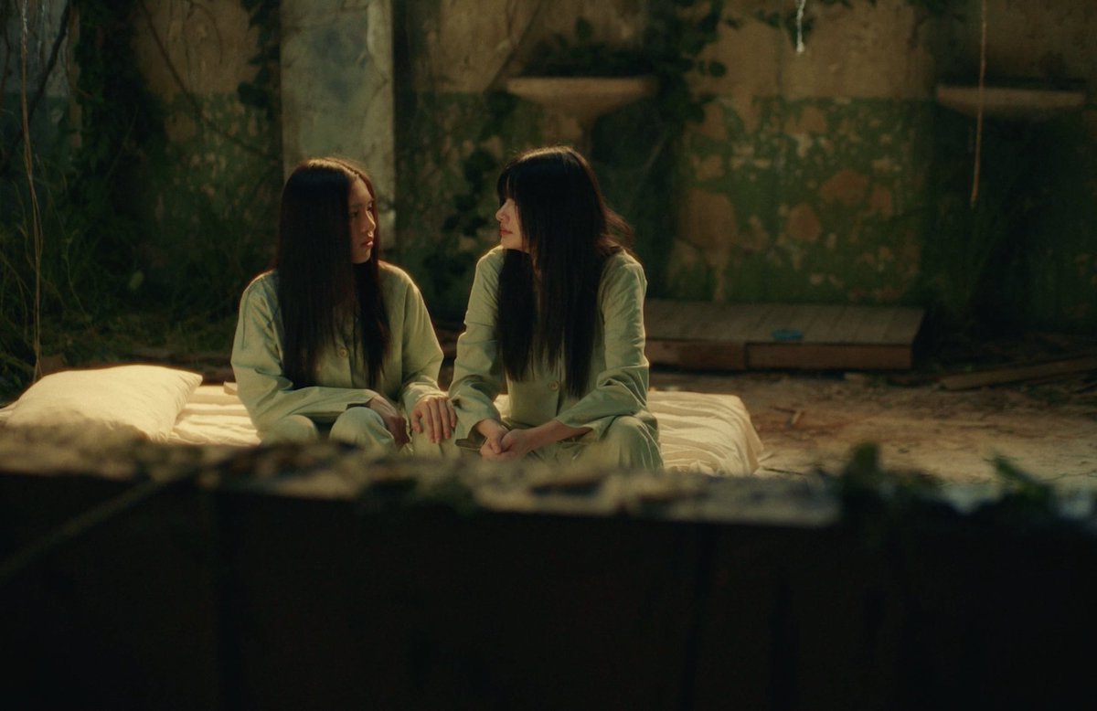 ClairebellTrend's tweet image. BOOM HASHTAG : ROUND 2 📈

If you see this, like RT QRT and reply with the hashtags:

“I can’t get over tonight’s episode—every scene was cinematic gold.”
“That ClaireBell kiss with bars in between them… unforgettable.”
“Bell comforting Claire is so heartwarming.”
“The acting…