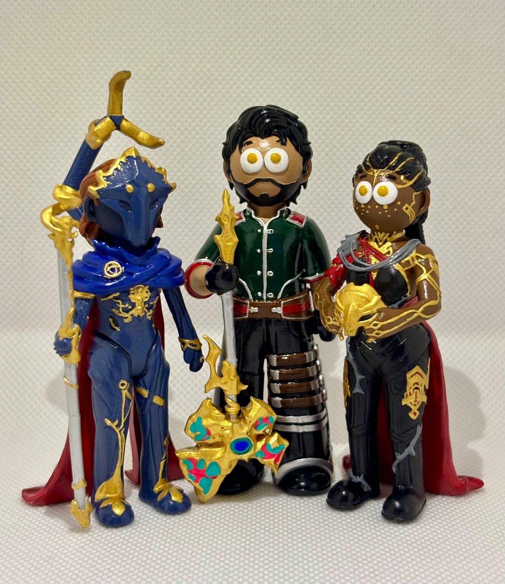 When I forget to make the Arcane Herald’s body at least a cm taller 💔

They cute tho 🥹