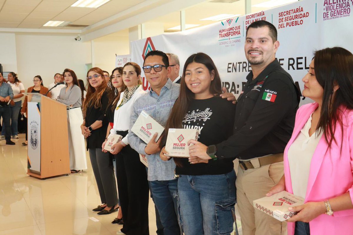 SEMUIGEN_CHIS's tweet image. presentamos esta herramienta tecnológica enlazada al C5, la cual permite activar una alerta de auxilio y compartir la ubicación en tiempo real, garantizando una respuesta rápida y coordinada.
3/4