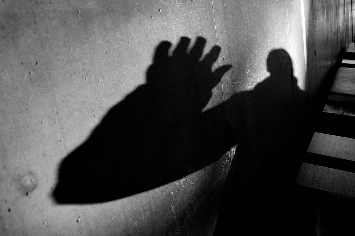 tonzph's tweet image. #streetphotography #hive #Amsterdam #shadows