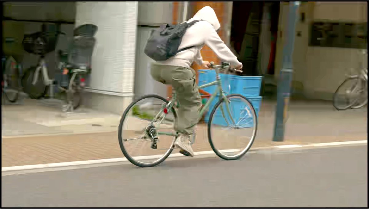 dono_m's tweet image. このくらい違う。
自転車の流し撮り映像からキャプチャ。
Prores HQから
H264 VBR 1pass 2Mbps
で変換。

adobe vs ffmpeg

#ffmpeg