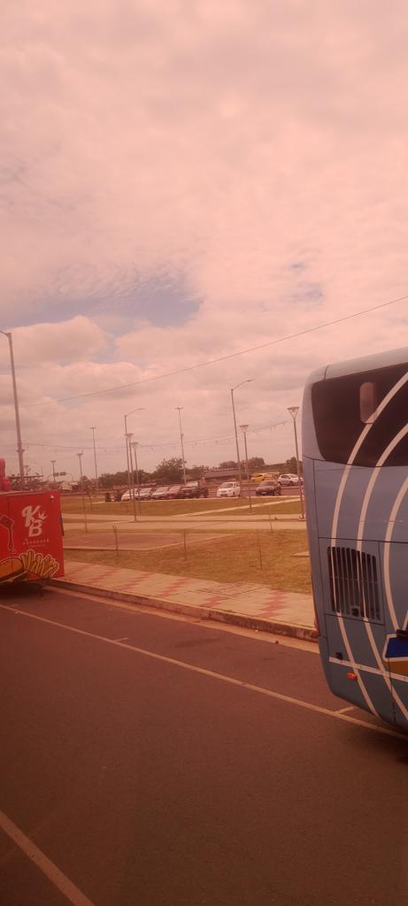 Dale que se viene el agua en Asunción... #Lanús