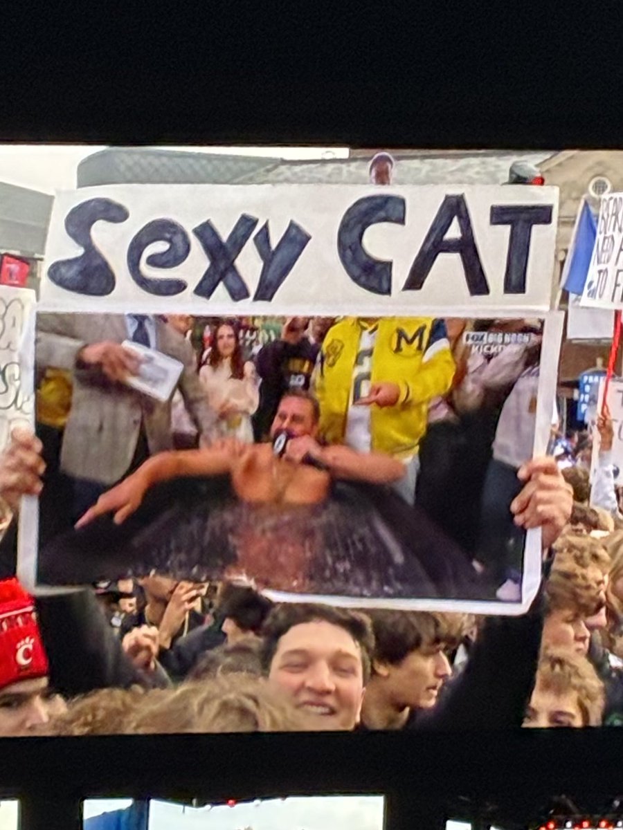 I said no screenshots but this one I’ll allow because it’s a compliment (even if it’s not true) <a href="/BNKonFOX/">Big Noon Kickoff</a>