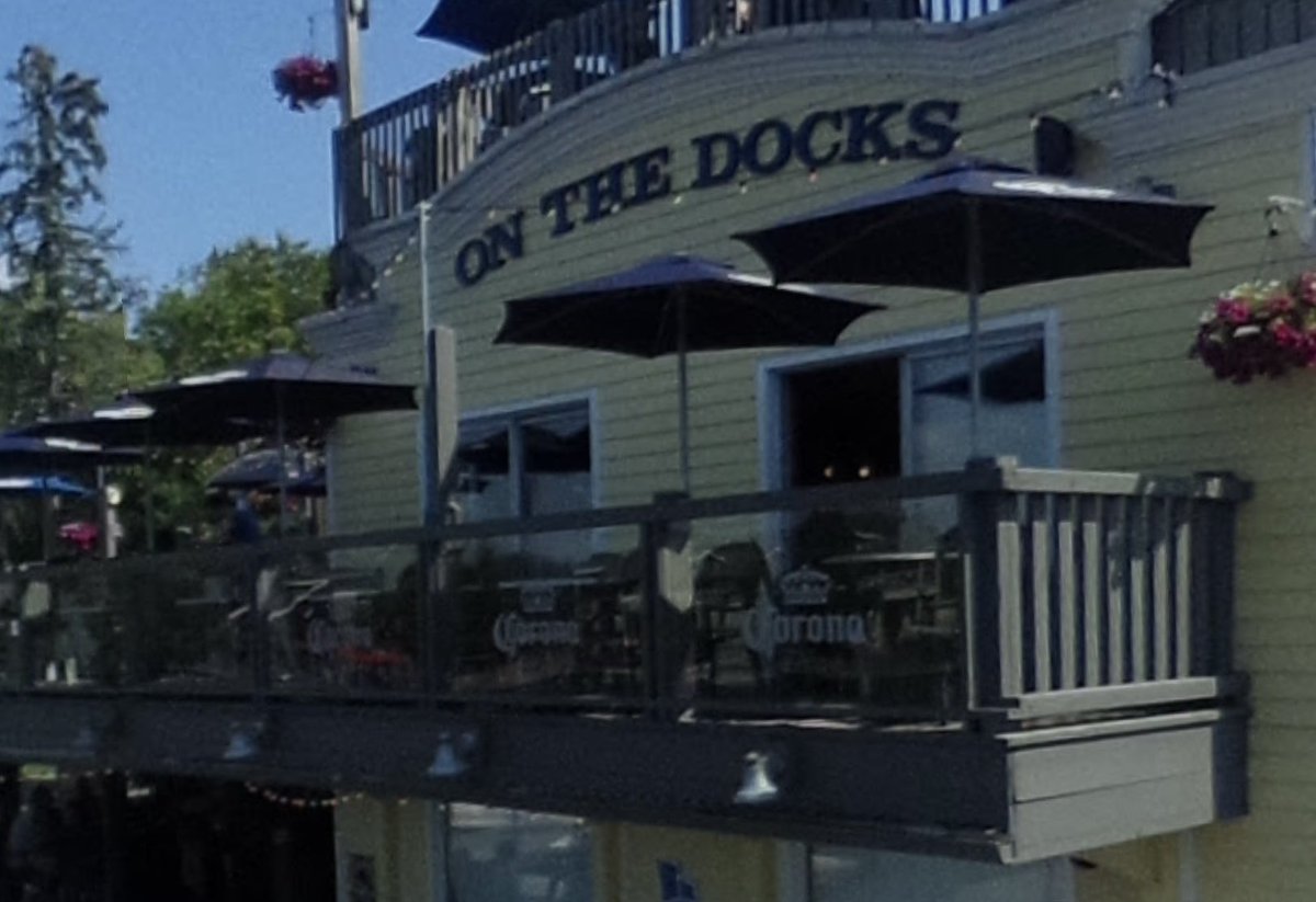 Downtown Huntsville , Ontario has many restaurants and shops to explore. On The Docks Pub is a must visit.  Get there early to get a good window seat. Many delish items on the menu. 

#DowntownHuntsvilleBIA #HuntsvilleOntario #Muskoka #OntarioFoodies #FoodiesCanada #PubFood