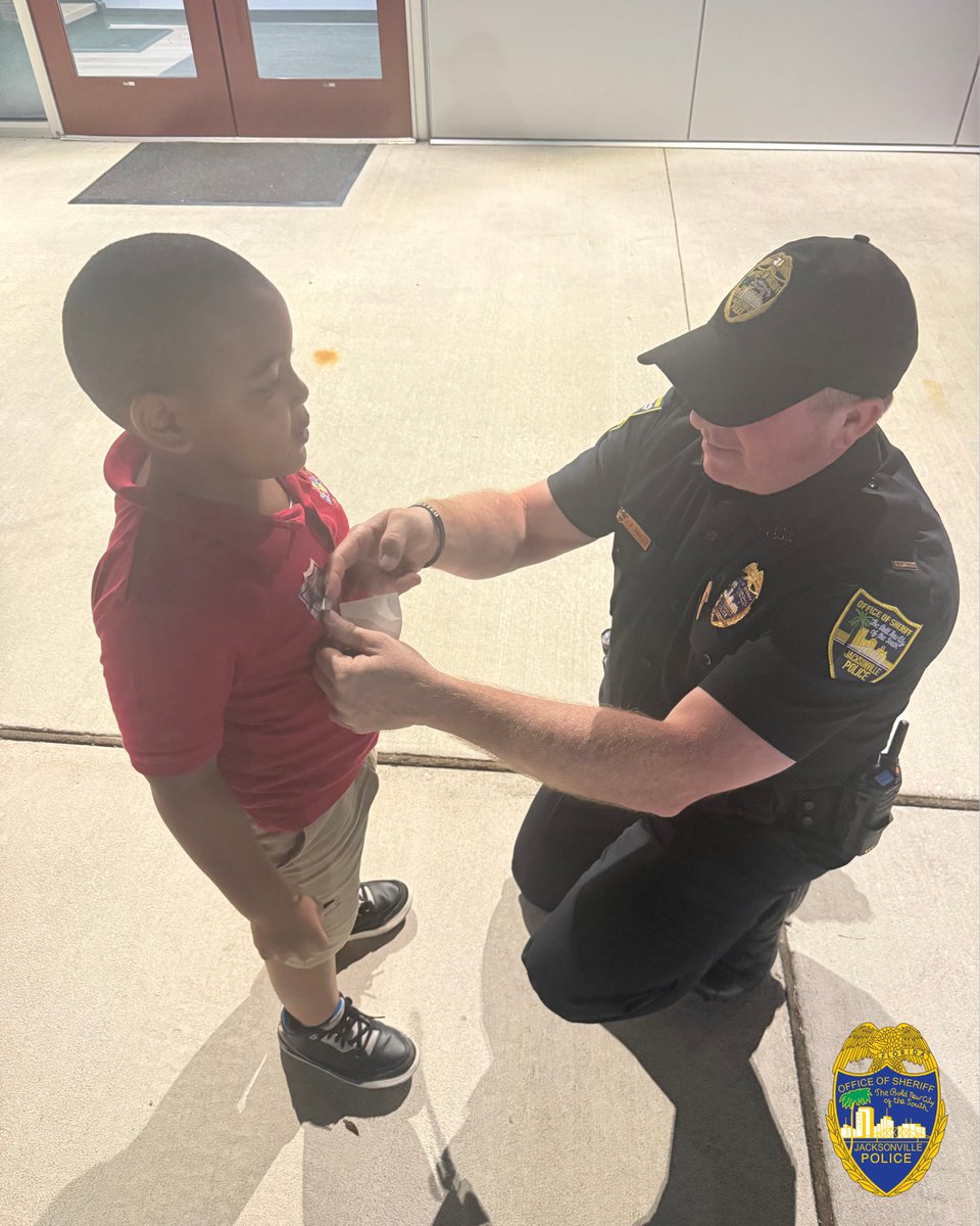 JSOPIO's tweet image. Looks like we have a new officer on our force! This young man made it his mission during last night’s Bishop Kenny playoff football game to meet someone with a gold badge. Our officers brought him to meet Lt. Jason Bailey, and Lt. Bailey took a moment to deputize the little man.…