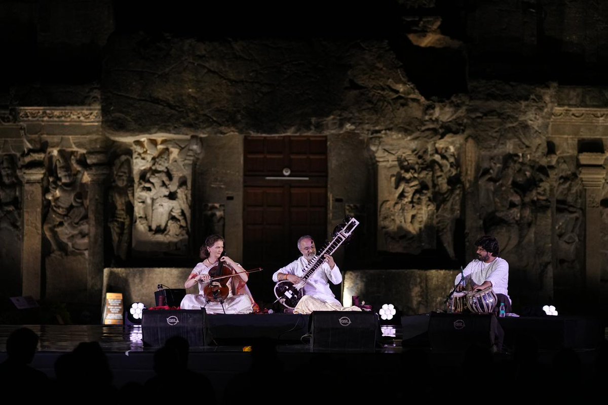 SopaanIndia's tweet photo. A historic symphony recreated - classical ragas meet ancient rock-cut acoustics. Music that transcends time by Pandit Ravi Shankar and Yehudi Menuhin, performed by Pt. Shubhendra Rao and Saskia Rao-de Haas.

#AIKYAM2025 #SOPAAN #UN #MinistryOfTourism #UNESCO #MaharashtraTourism https://t.co/CL3TDU251b