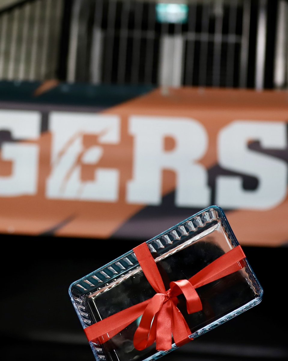 Eczacıbaşı Dynavit'in yeni evine sevgilerimizle... 🎁

Borcam, havlu ve nazar boncuğu hediyelerimizi salona taşıdık. 🧿

Yeni evinizde size sağlıklı ve güzel nice maçlar dileriz. ⁦⁦<a href="/EczacibasiSK/">Eczacıbaşı Spor Kulübü</a>⁩ ❤️🤍

#VoleybolunHeyecanınıTaşıyoruz