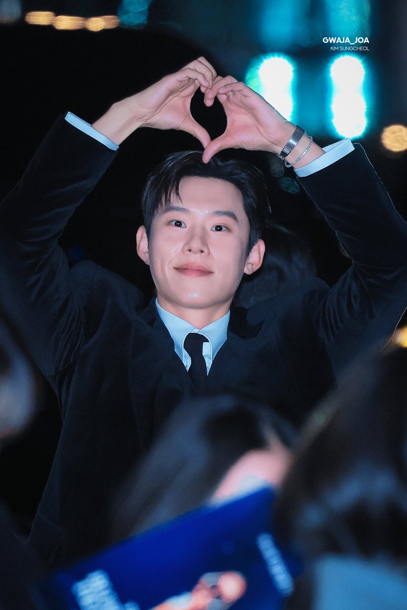 251119 청룡영화상 퇴근

아이러뷰.ᐟ 아이시떼루.ᐟ 사랑해라 말하고 🫶🏻

#김성철 #KimSungCheol