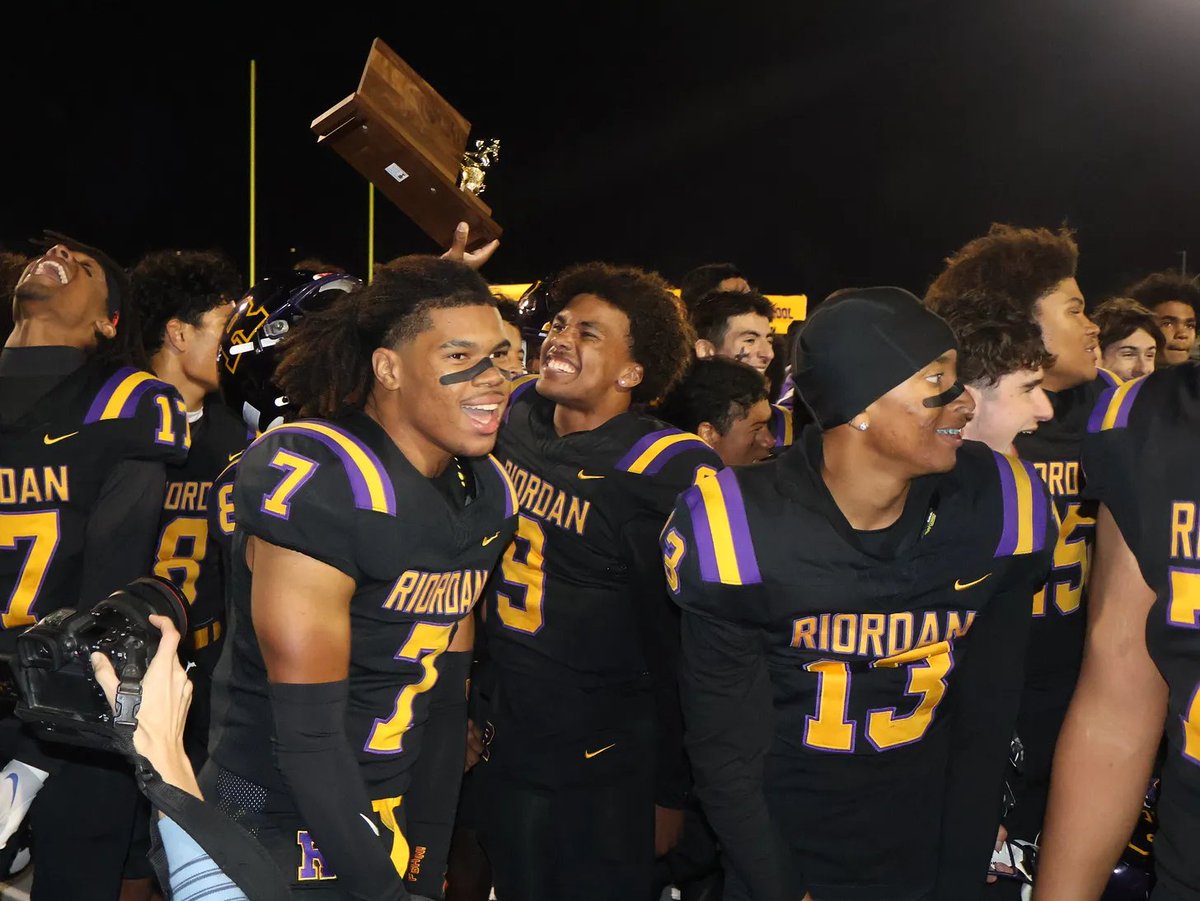 A historic night for <a href="/RiordanSports/">Riordan Athletics</a>: <a href="/MikeMitche11Jr/">Michael Mitchell Jr.</a>, <a href="/Perrionwilliam/">Perrion Williams</a>, <a href="/cynai_thomas/">Cynai Thomas</a> and <a href="/AdonyaeBrown_/">Adonyae L Brown</a> starred as the Crusaders won the <a href="/cifccs/">CIF - Central Coast Section</a> Open Division Championship.

Story: bayprepsinsider.substack.com/p/riordan-domi…

<a href="/RiordanHS/">Riordan High School</a> <a href="/WCALSports/">WCALSports</a> <a href="/CoachAdhir/">Adhir Ravipati</a> <a href="/Jones2Athletics/">Tyrone Jones II</a> <a href="/KevinAlmlie/">Kevin Almlie</a>