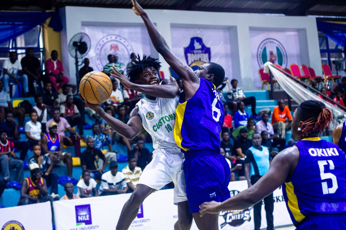 RiversHoopers's tweet image. Action photos from the first half.

#NPBLFinal4 
#TheCrowning 
#TheKingsMen