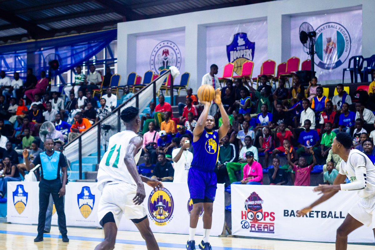 RiversHoopers's tweet image. Action photos from the first half.

#NPBLFinal4 
#TheCrowning 
#TheKingsMen