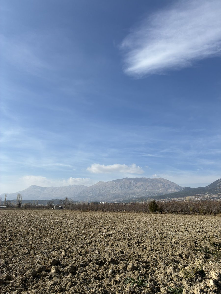 pixierunnerx's tweet image. En sonuncu kendime migrostan çiçek 😂 #runningviews #views #mountains