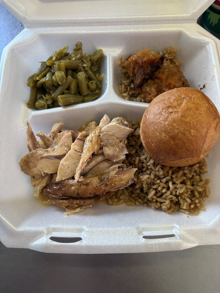 Area51Foods's tweet photo. Free food for veterans https://t.co/jwyuQGDI2G