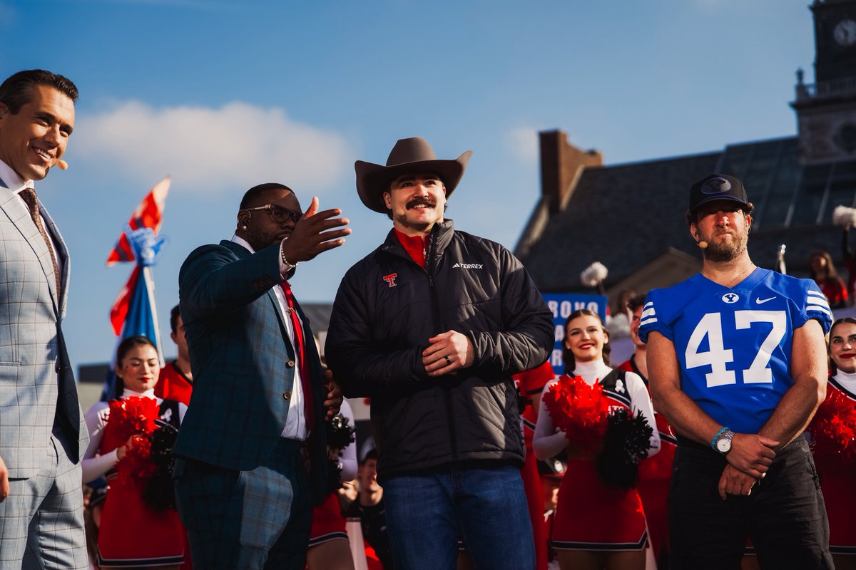 TexasTechFB's tweet image. On the campaign trail 🤠

@HeismanTrophy I want to vote for #JacobRodriguez