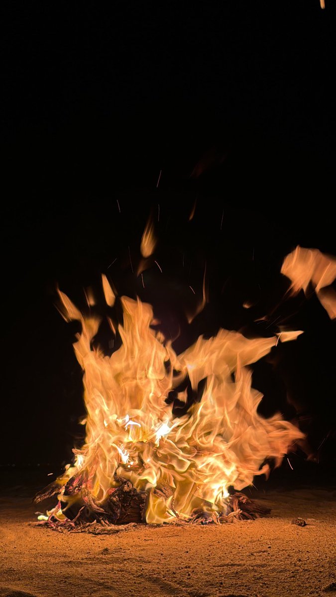 ______H55's tweet photo. "سافري بي ياهواجيسي عن الواقع شوي
طول عمري ماذبحني إلا الحياة الواقعية"

• أحد اقوى هواجيس هذي اللحظه https://t.co/VQCDRyeC9q