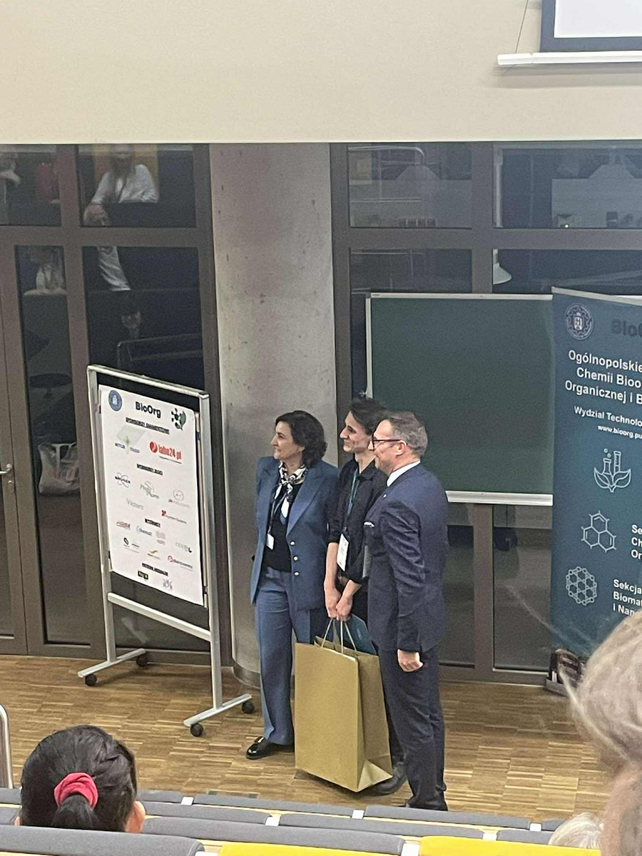 BioOrg2025 is a wrap!
I’m heading back to Kraków with the Best Poster award in the Organic Chemistry section. Huge thanks to <a href="/JoannaOrtyl/">Joanna Ortyl</a>, and the entire #OrtylPhotoLab team for all the support.
