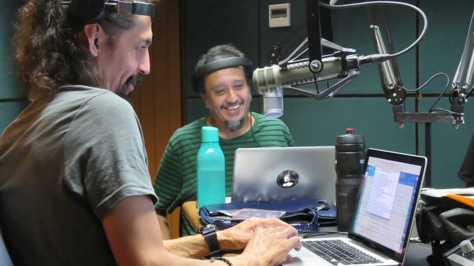 BicitlanRadio's tweet image. Naciste y creciste rodeado de música, y ella te acompañó hasta el final de tus días. Amaste el reggae y creaste una gran banda y un hermoso programa @Reggaevolucion, para difundir el reggae en español. Todo mi amor y admiración por siempre. 🎤🎧🎙️🙏
#DíaDelMúsico