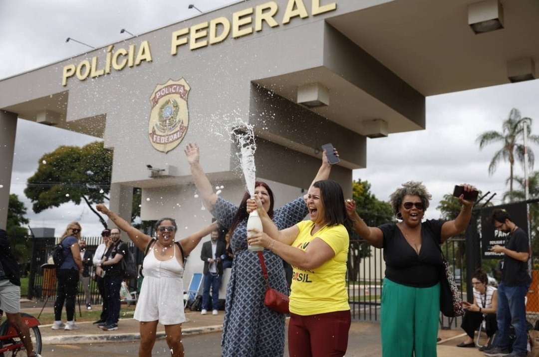 Quem não tá assim hoje é canalha.