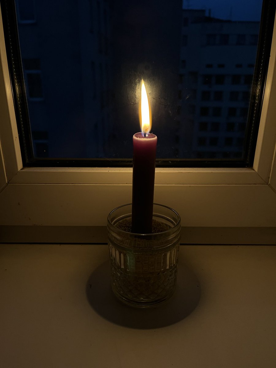 сёння дзень памяці ахвяр Галадамору, генацыду ўкраінскага народу

і ў нашай краіне быў голад. памятайце пра гэта, не заставайцеся ў дурнях