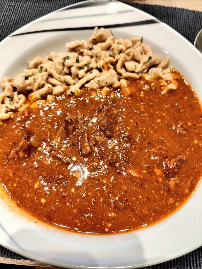 Heute Mal wieder Rindsgulasch mit Dinkel-Spätzle. 😋🤤