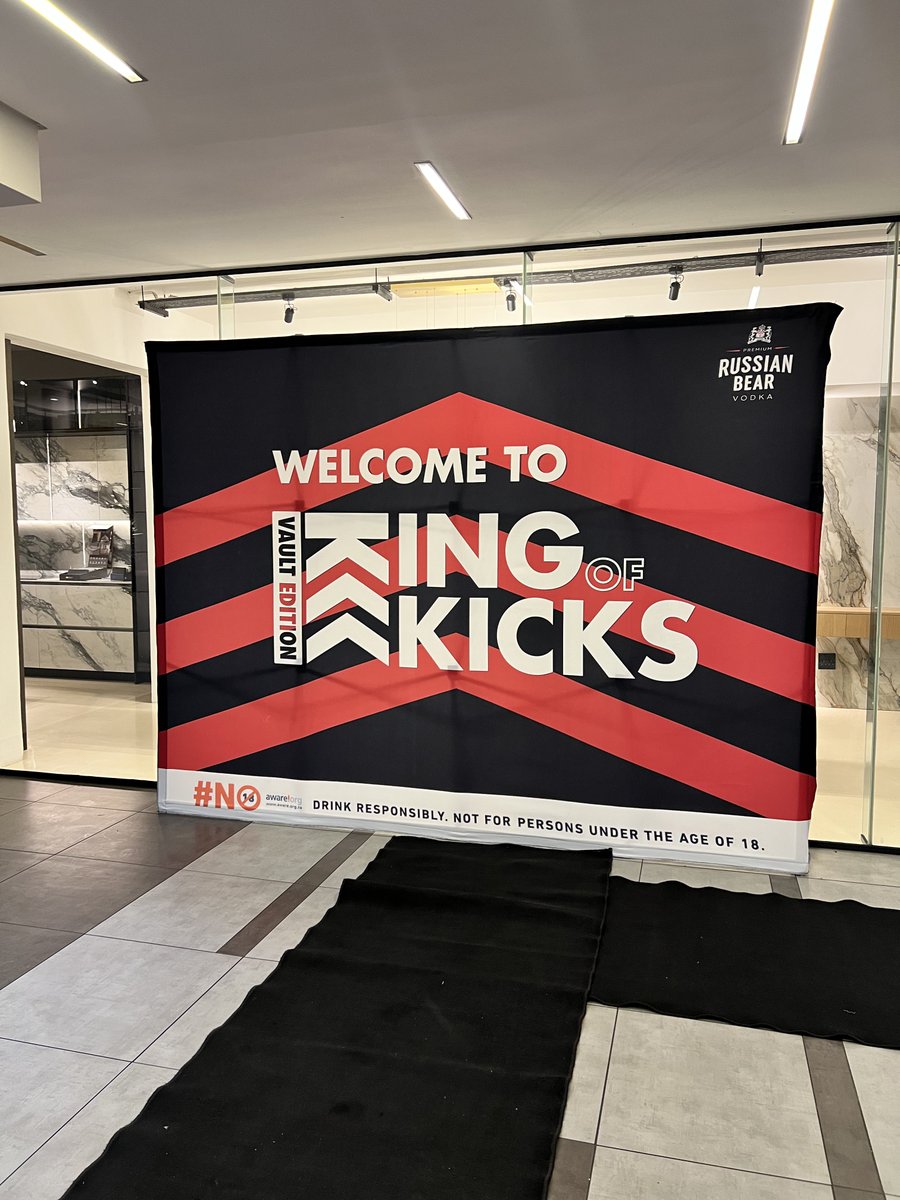 lanii_gii's tweet image. Just arrived at the #KingOfKicks event and we’re about to have a goooood time!🤭 let’s see how the night goes yeah 🙂‍↕️it’s the FINALE!!!! #VaultEdition🔥 #NextLevel