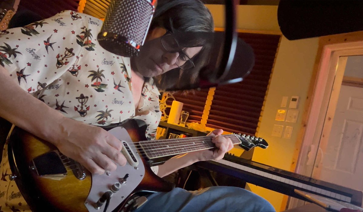 KenStringfellow's tweet image. In the studio recording, doing what I can before my pause for radiation  treatment in January. A month from today I&apos;m doing *the* last show  before that @tavernebergen near Alkmaar NL. Tomorrow is my online show live at 6pm Seattle, the last show for most  folks.   link in bio