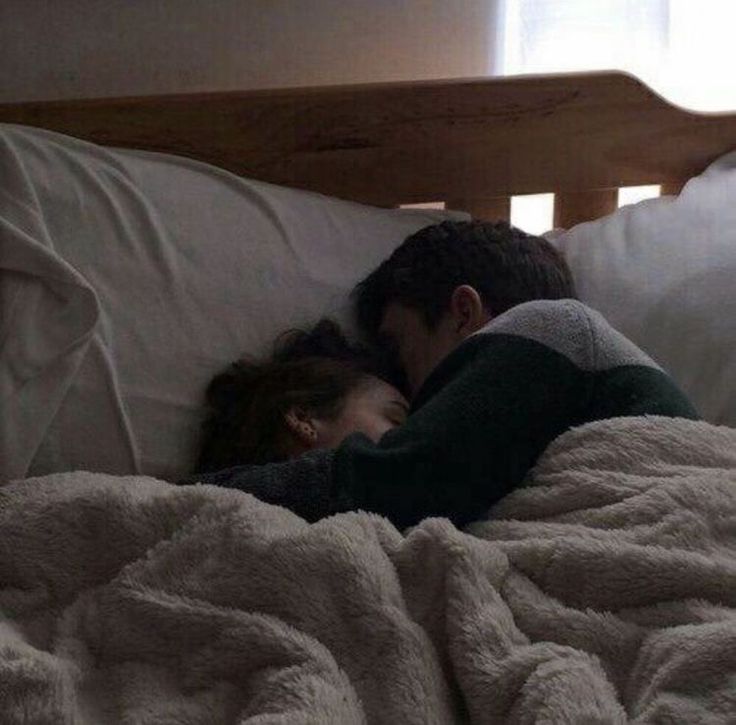 "Uyu," diye mırıldandı. Eli saçlarımdan hiç çıkmamıştı. "Uyu, Üzüm Buğusu." 🫠
#üzümbuğusu