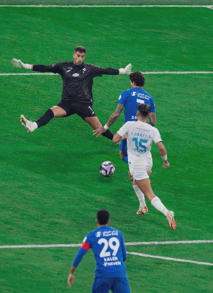 alfheedA's tweet image. إذا فاز #الهلال..
«تنام الأرض» .. مسرورة

#الهلال_الفتح