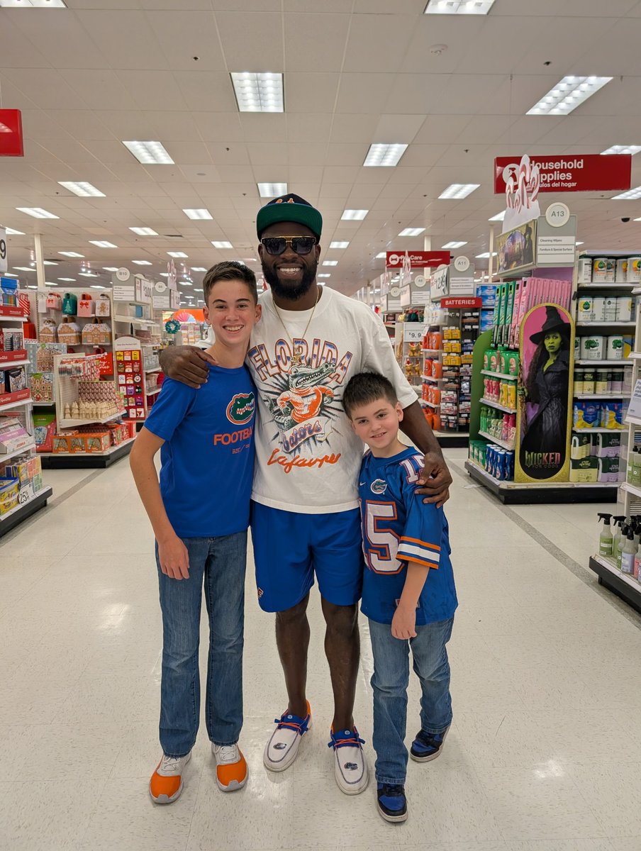 Running into <a href="/LilMade21/">Major Wright</a> at Target in Gainesville was awesome. It is crazy how a guy with such relentless energy on the field can be so nice and approachable off the field. Truly great experience.
