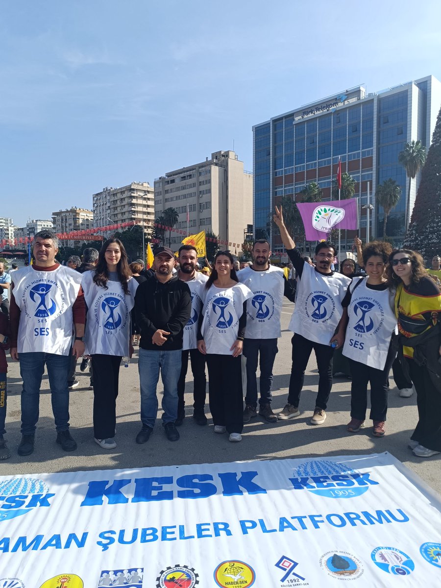 “GEÇİNEMİYORUZ! HALK İÇİN BÜTÇE, DEMOKRATİK TÜRKİYE!”  şiarıyla Adana'da yapılan bölge mitingine KESK Adıyaman Şubeler Platformu olarak katıldık.
Yaşasın KESK Yaşasın Örgütlü Mücadelemiz
<a href="/sesgenelmerkezi/">SES Genel Merkezi</a> <a href="/KESK1995/">KESK</a> <a href="/ad_egitim/">Egitimsen Adıyaman (semsur) Şb</a>