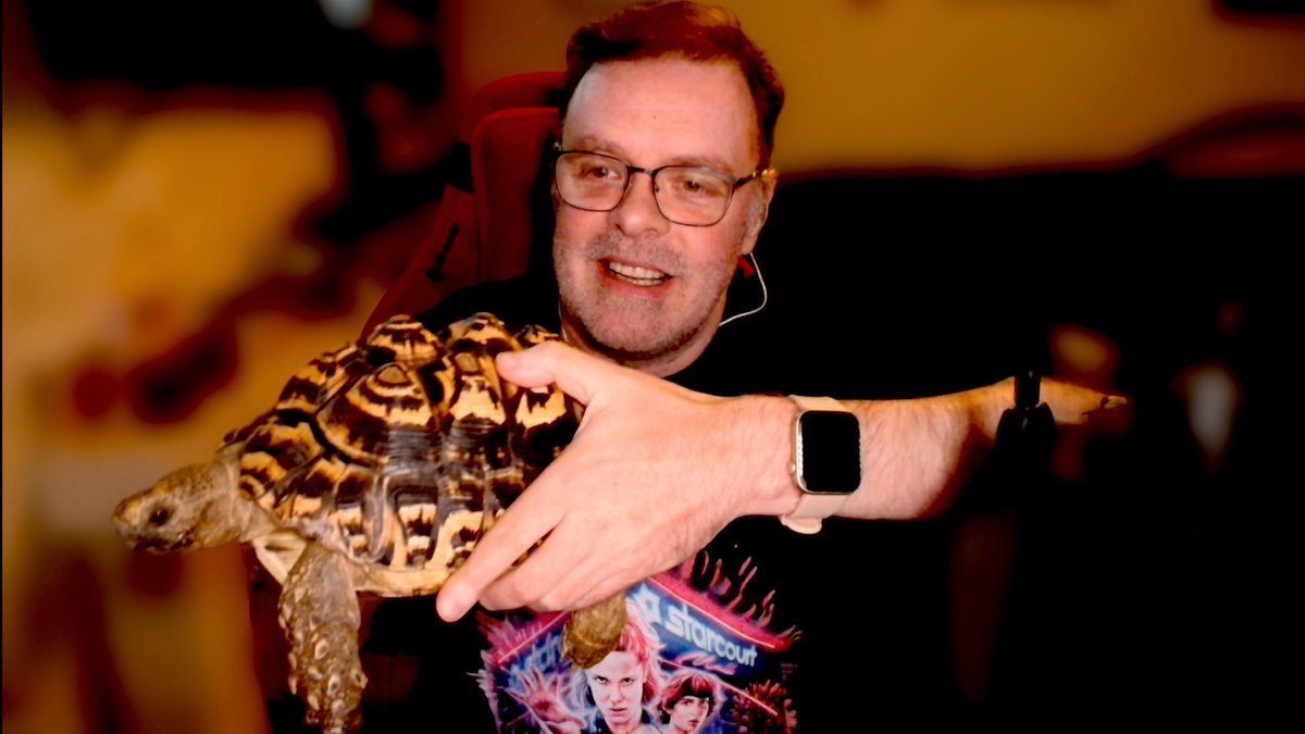 RecenteredPod's tweet image. This is a podcast about VR by the way... 

Check out what the hell is going on below by watching back our recent episode!

youtube.com/watch?v=u0eUBu…